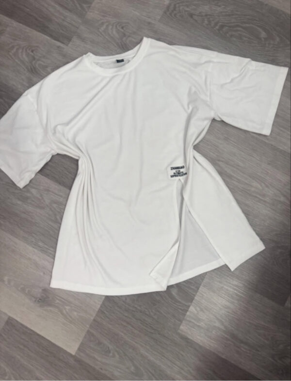 White T-shirt - Image 4