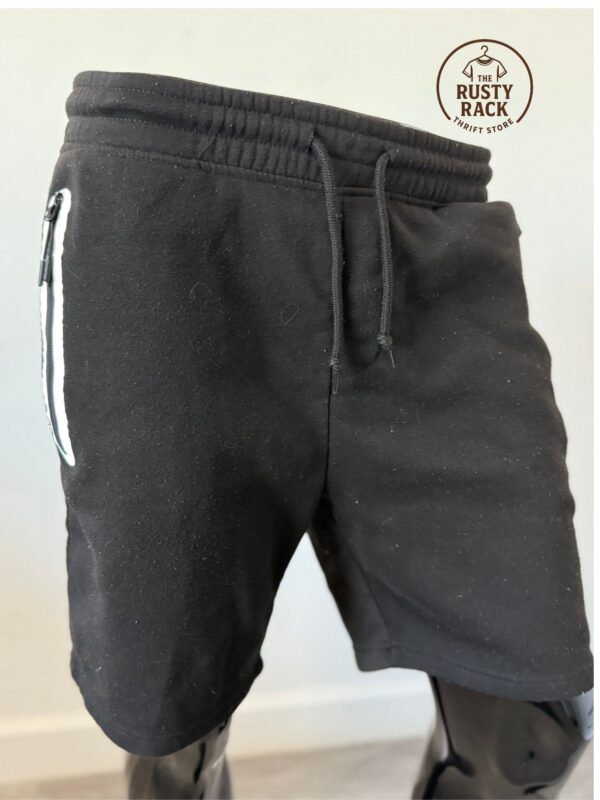 ACTIVE WEAR