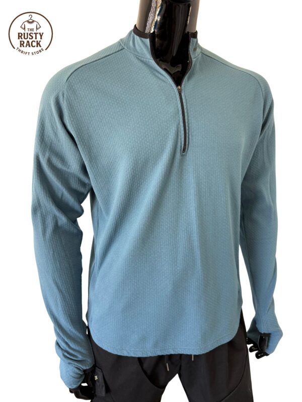 NIKE Fitness Top - Image 5