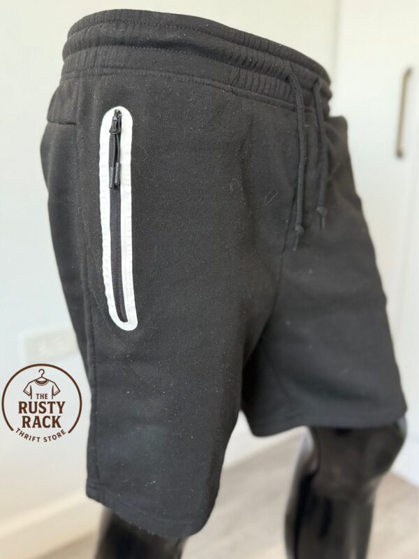 ACTIVE WEAR - Image 2